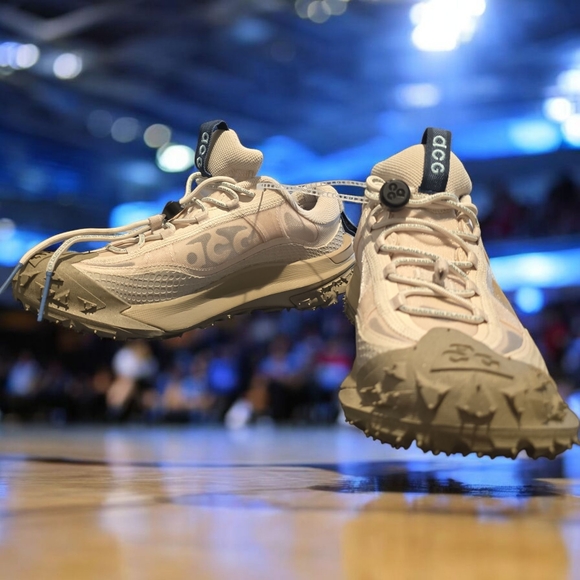 Nike Beige Trail Running Shoes - Picture 3 of 7